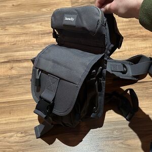 Light weight leg bag, waiste and leg strap